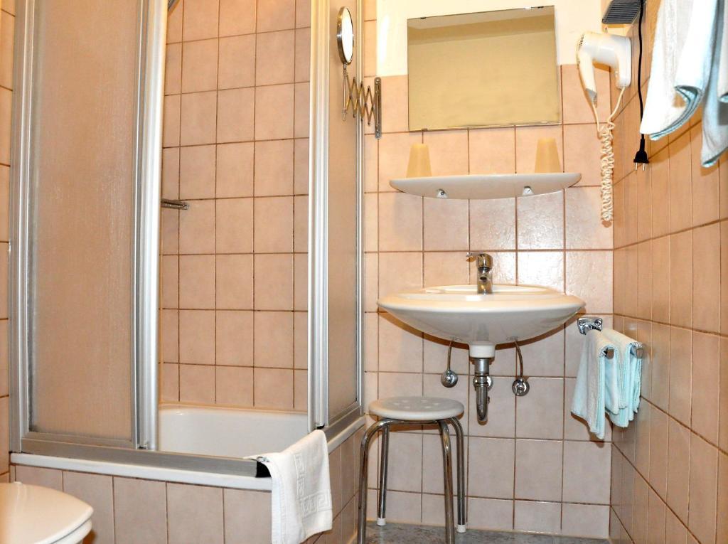 Hotel Rheinstein Рюдесхайм ам Рейн Стая снимка